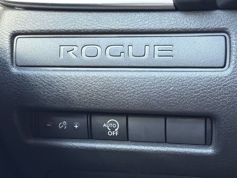 Used 2024 Nissan Rogue S FWD image 14