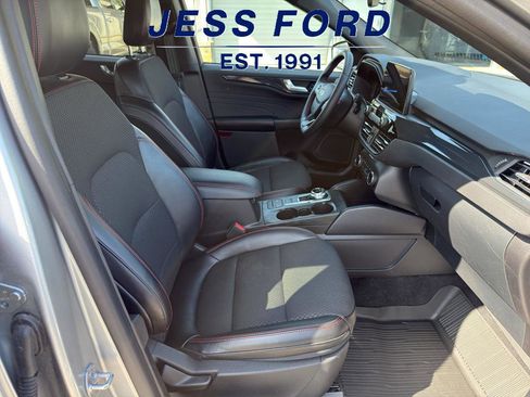 Used 2023 Ford Escape ST-Line image 17