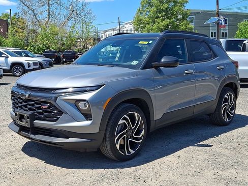 Used 2024 Chevrolet TrailBlazer RS w/ Driver Confidence Package AWD/4WD image 3
