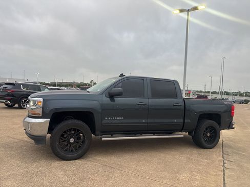 Used 2017 Chevrolet Silverado 1500 LT w/ LT Fleet Convenience Package image 11