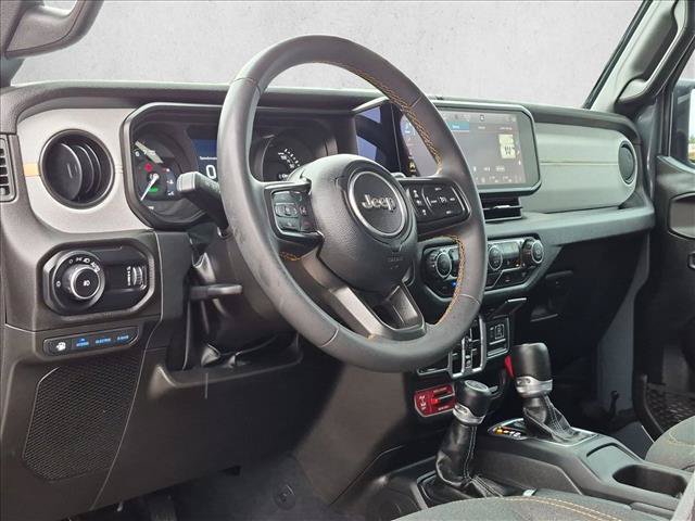 Used 2024 Jeep Wrangler Unlimited AWD/4WD image 10