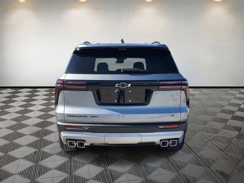 New 2026 Chevrolet Traverse Z71 w/ Enhanced Driving Package image 6