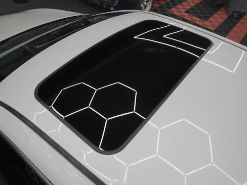 Used 2015 Toyota Camry XLE image 7