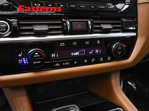 Used 2023 Nissan Pathfinder Platinum w/ Cargo Package AWD/4WD image 19