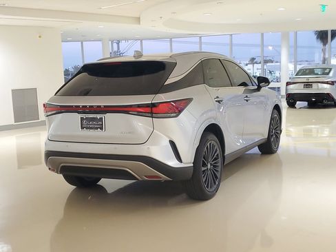 Used 2025 Lexus RX 350 Premium w/ Convenience Package image 10