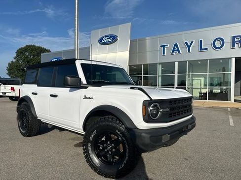 Certified 2023 Ford Bronco 4-Door AWD/4WD image 1
