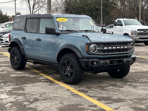 Used 2023 Ford Bronco Black Diamond image 7