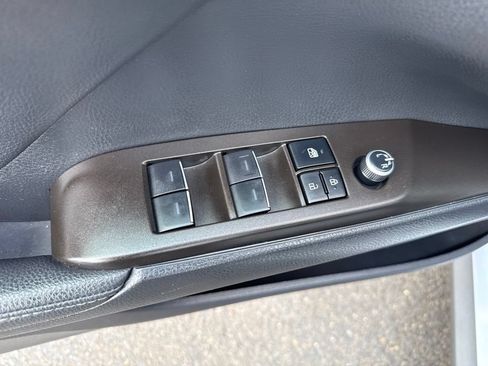 Used 2022 Toyota Camry XLE AWD/4WD image 16