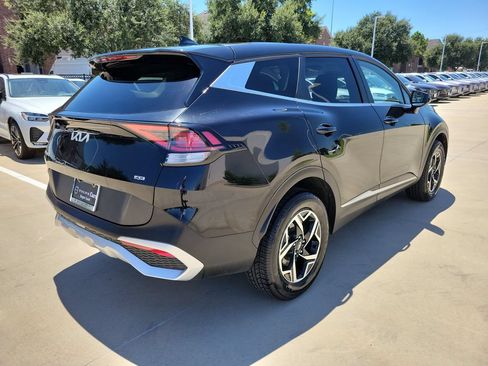 Used 2024 Kia Sportage LX AWD/4WD image 5