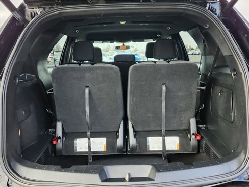 Used 2018 Ford Explorer XLT w/ Equipment Group 201A image 23