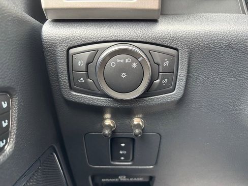 Used 2022 Ford F250 Lariat w/ Chrome Package image 37