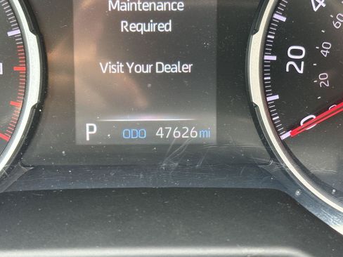 Used 2021 Toyota RAV4 XLE AWD/4WD image 14