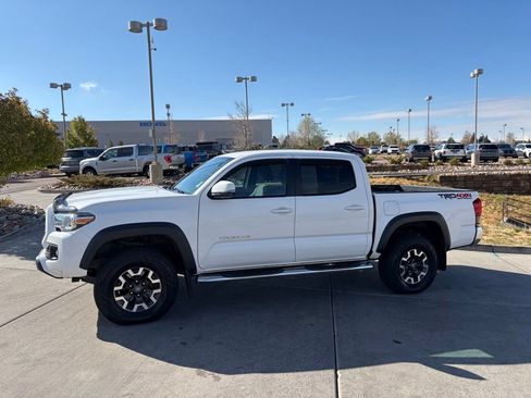 Used 2019 Toyota Tacoma TRD Off-Road AWD/4WD image 5