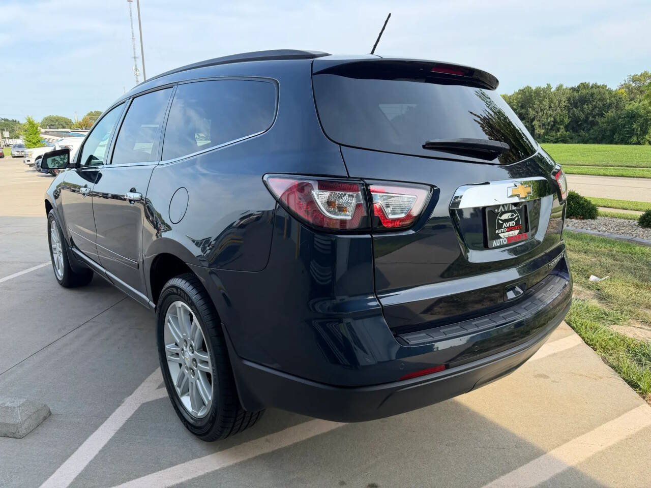 Used 2015 Chevrolet Traverse LT FWD image 6