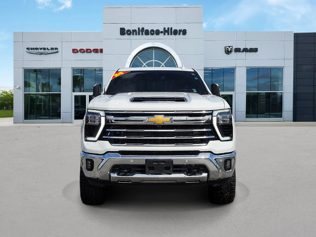 Used 2024 Chevrolet Silverado 2500 LTZ w/ LTZ Convenience Package AWD/4WD image 2