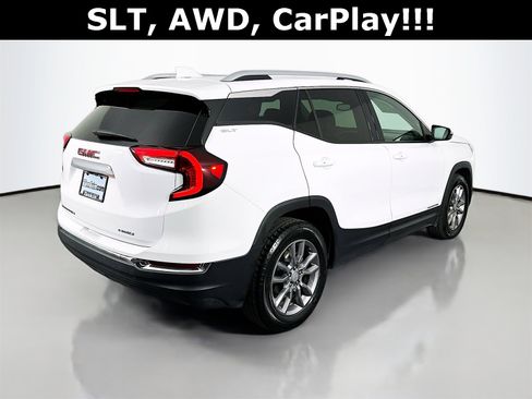 Used 2024 GMC Terrain SLT image 8
