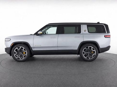 Used 2024 Rivian R1S Adventure AWD/4WD image 5