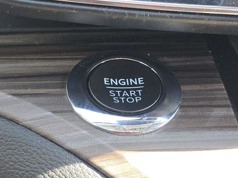 Used 2022 Ford Explorer Limited image 9