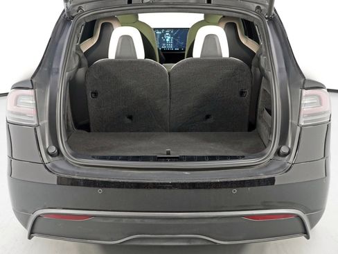 Used 2023 Tesla Model X image 10