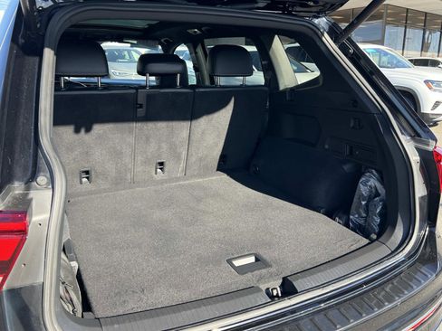 Certified 2023 Volkswagen Tiguan SEL R-Line image 27