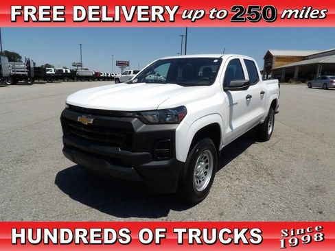Used 2023 Chevrolet Colorado W/T RWD image 1