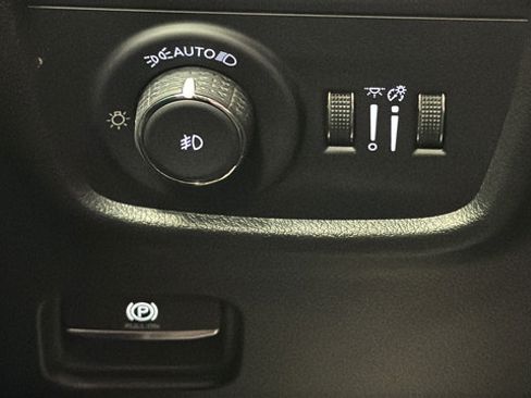 Certified 2024 Jeep Grand Cherokee Limited w/ Luxury Tech Group II AWD/4WD image 30