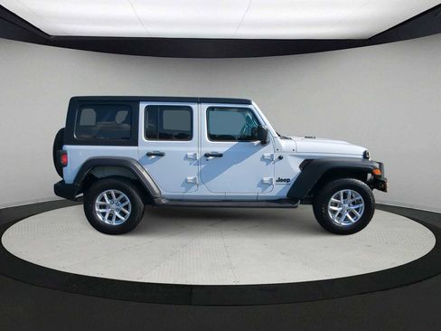 Used 2023 Jeep Wrangler Sport S image 9