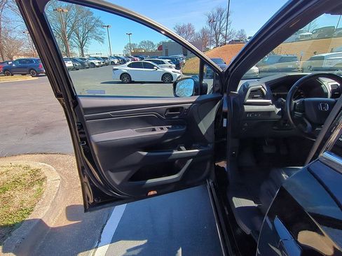 Used 2025 Honda Odyssey Sport-L image 11