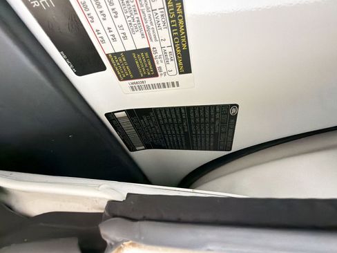 Used 2017 Land Rover Range Rover Sport HSE Dynamic image 21