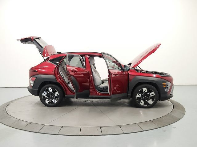 Used 2025 Hyundai Kona SEL FWD image 17