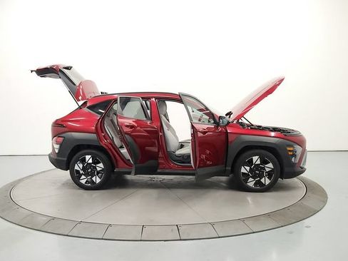 Used 2025 Hyundai Kona SEL FWD image 17