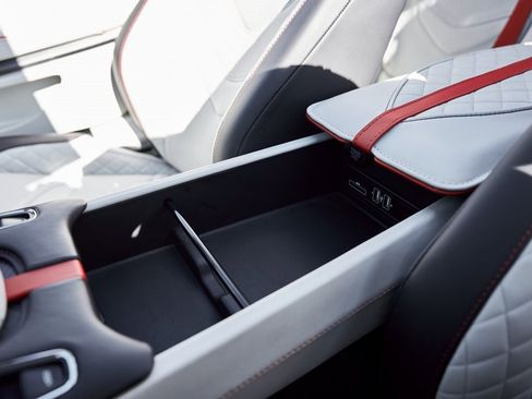 Used 2023 Aston Martin DBS Volante image 68