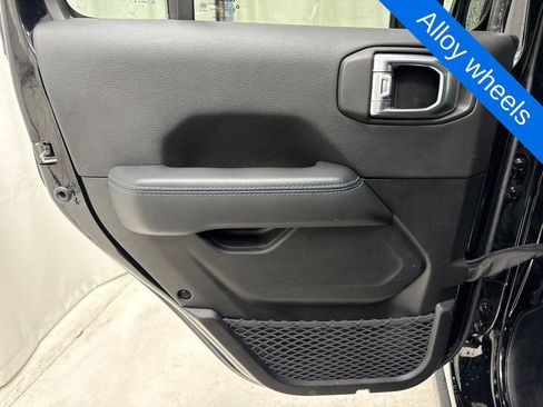 Used 2023 Jeep Wrangler Unlimited Rubicon 4xe w/ Steel Bumper Group image 15