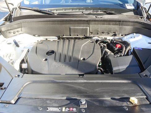 Used 2025 Volvo XC90 B5 Plus image 28