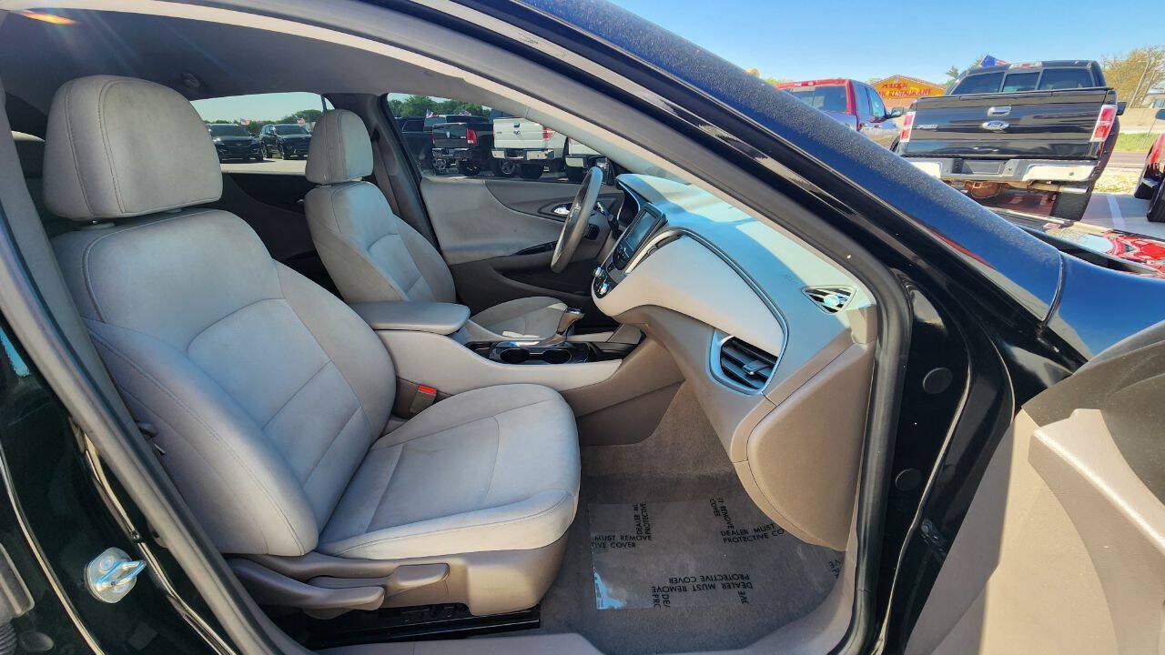Used 2018 Chevrolet Malibu LS FWD image 16
