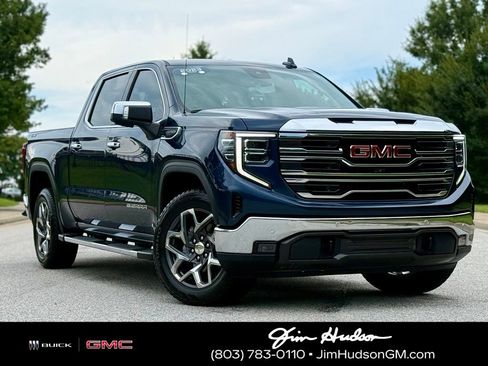 Used 2023 GMC Sierra 1500 SLT AWD/4WD image 2