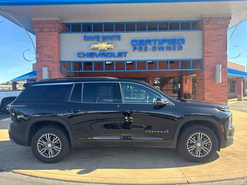 Certified 2025 Chevrolet Traverse LT image 10