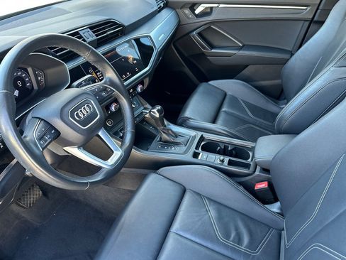 Used 2023 Audi Q3 2.0T Premium w/ Black Optic Sport Package image 10