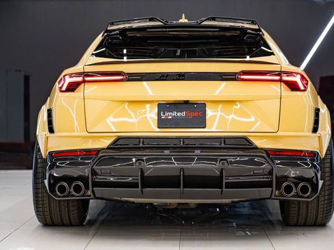 Used 2023 Lamborghini Urus Performante AWD/4WD image 13