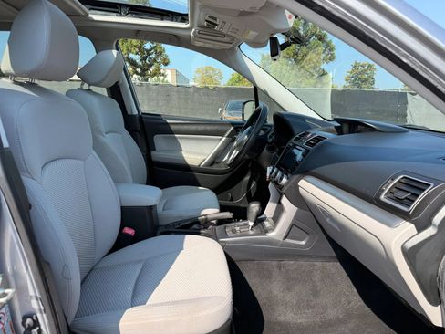 Used 2018 Subaru Forester 2.5i Premium AWD/4WD image 18