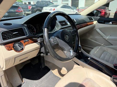 Used 2012 Volkswagen Passat 3.6 SEL Premium image 17