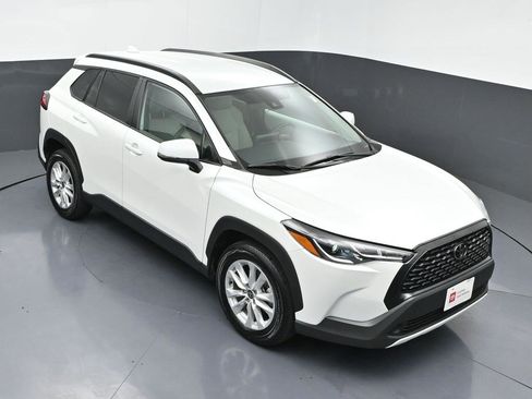 Certified 2022 Toyota Corolla Cross LE image 38