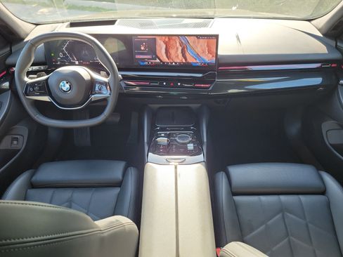 Used 2024 BMW 530i w/ Premium Package RWD image 10