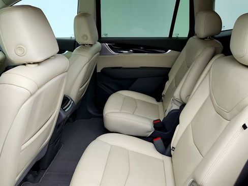 Used 2021 Cadillac XT6 Premium Luxury FWD image 21