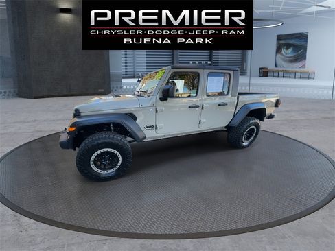 Used 2020 Jeep Gladiator Sport w/ Quick Order Package 24S image 4