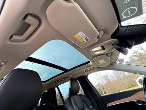 Certified 2024 Volvo XC90 B6 Plus w/ Protection Package Premier image 13