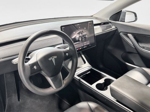 Used 2022 Tesla Model Y Long Range AWD/4WD image 15