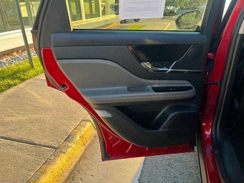 Certified 2025 Lincoln Corsair AWD image 19