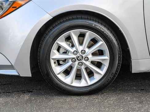 Used 2020 Toyota Corolla LE w/ LE Premium Package image 9