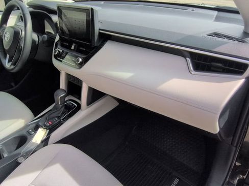 Used 2024 Toyota Corolla Cross LE FWD image 29